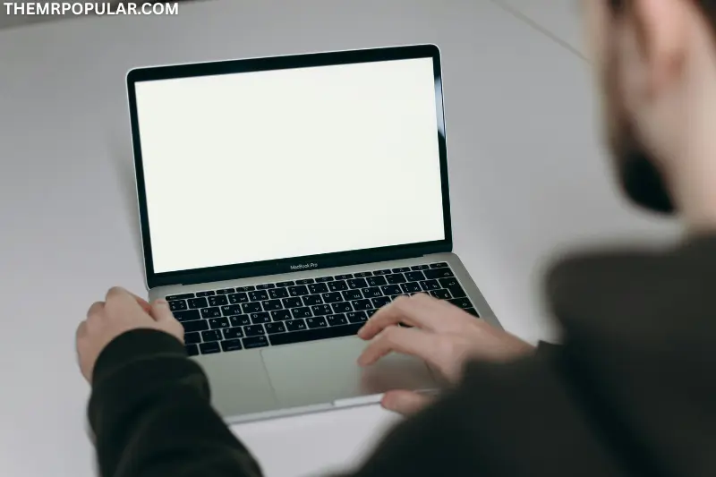 minimum requirements for laptops for programming